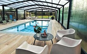 Chateau-Ferme De Pondrome